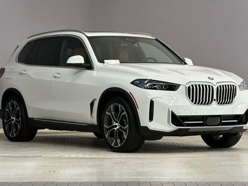 New 2026 BMW X5 xDrive50e w/ Parking Assistance Package image 7