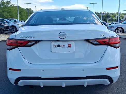 Used 2024 Nissan Sentra SV FWD image 5