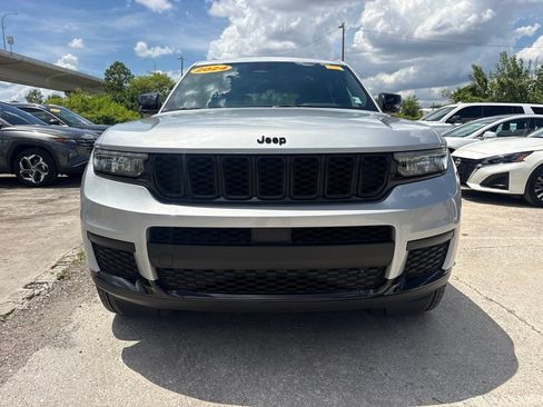 Used 2024 Jeep Grand Cherokee L Laredo AWD/4WD image 8