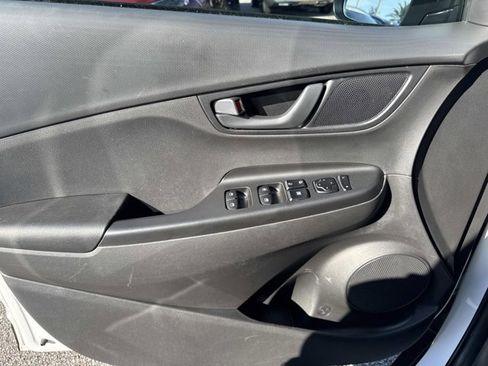 Used 2023 Hyundai Kona SEL image 7