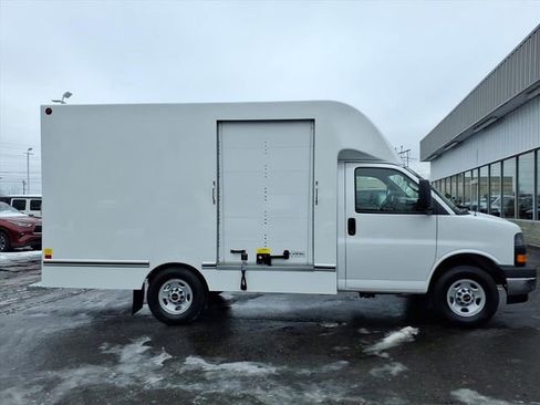 New 2025 GMC Savana 3500 w/ Power Convenience Package image 6