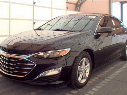 Used 2022 Chevrolet Malibu LS FWD image 4