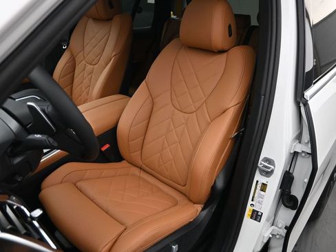 New 2026 BMW X5 xDrive50e AWD/4WD image 13
