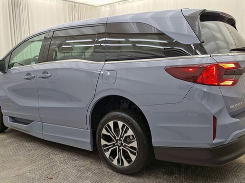 Used 2026 Honda Odyssey Elite image 9