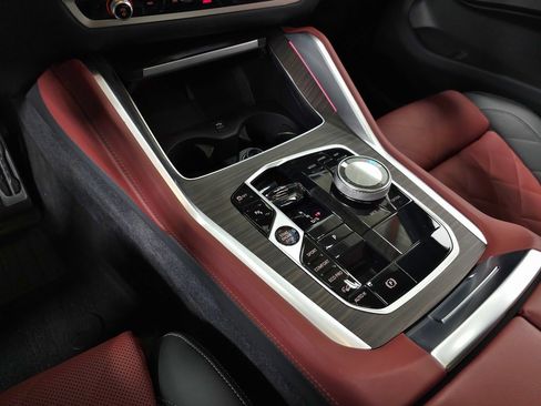 Used 2025 BMW X6 xDrive40i w/ Executive Package image 37