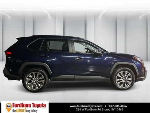 Used 2020 Toyota RAV4 Limited image 7