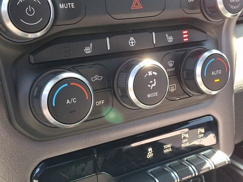 Used 2022 RAM 1500 Big Horn w/ Night Edition AWD/4WD image 14