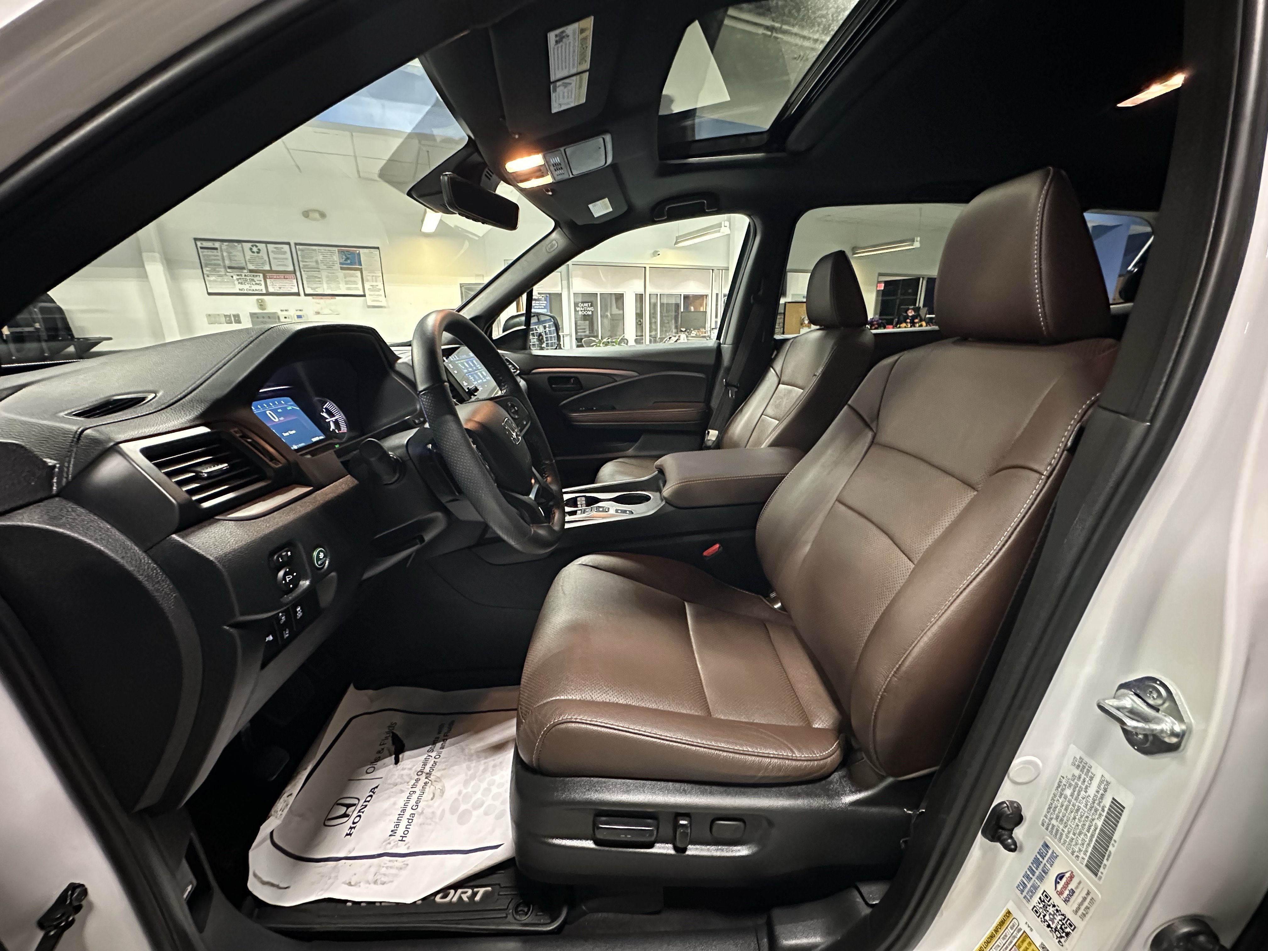 Used 2024 Honda Passport EX-L image 9