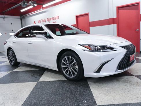 Used 2022 Lexus ES 350 w/ Premium Package FWD image 2