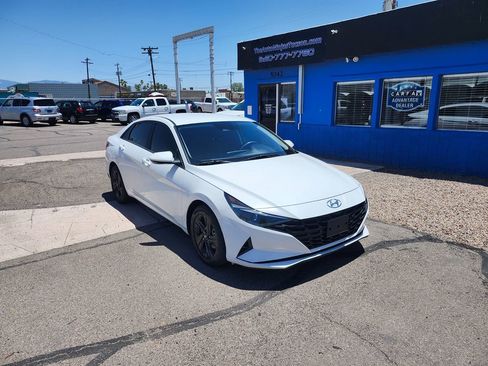Used 2021 Hyundai Elantra SEL FWD image 9
