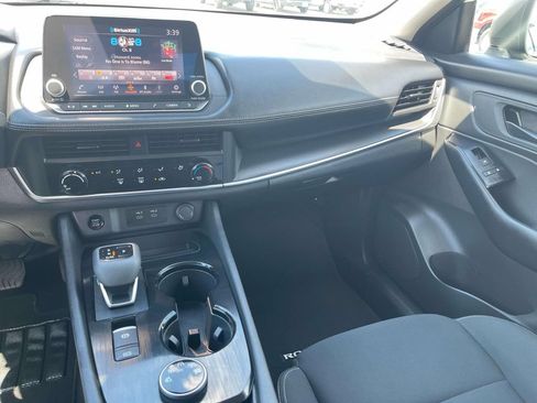Used 2024 Nissan Rogue S AWD/4WD image 18