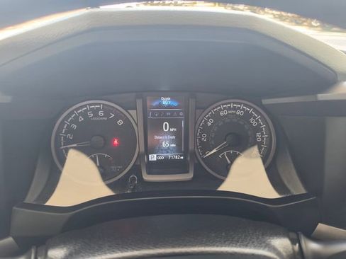 Used 2023 Toyota Tacoma TRD Off-Road w/ TRD Premium Off Road Package AWD/4WD image 9