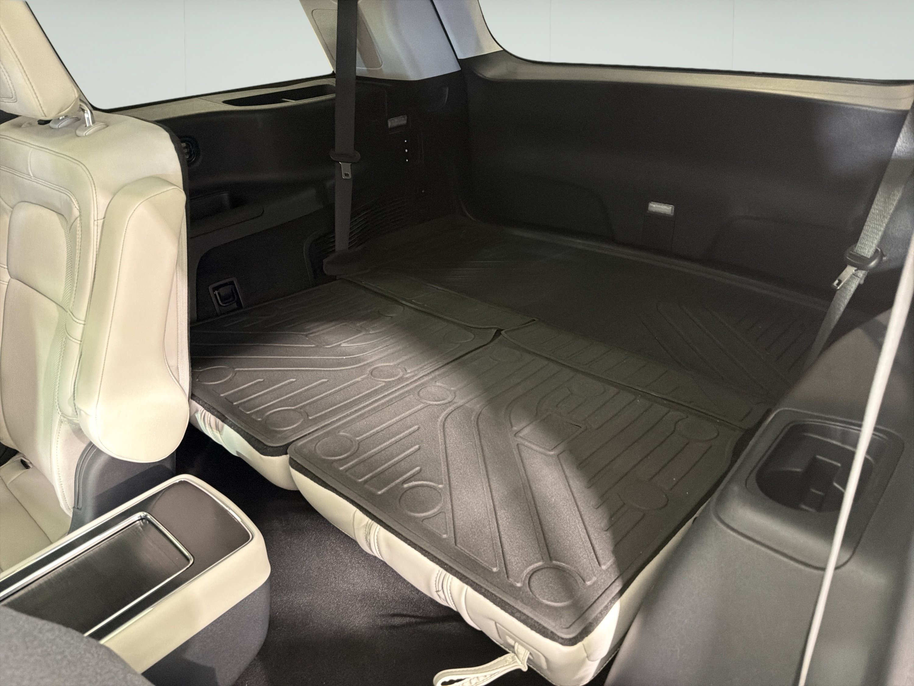 Used 2025 Lincoln Aviator Reserve w/ Equipment Group 201A AWD/4WD image 12