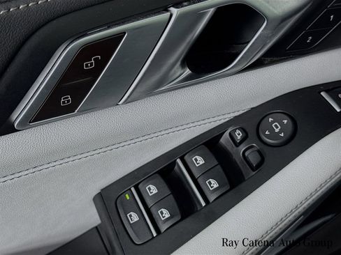 Used 2024 BMW X5 xDrive40i w/ Executive Package image 18