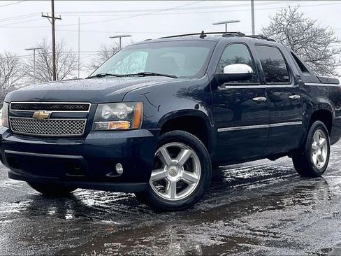 Used 2008 Chevrolet Avalanche LTZ image 2