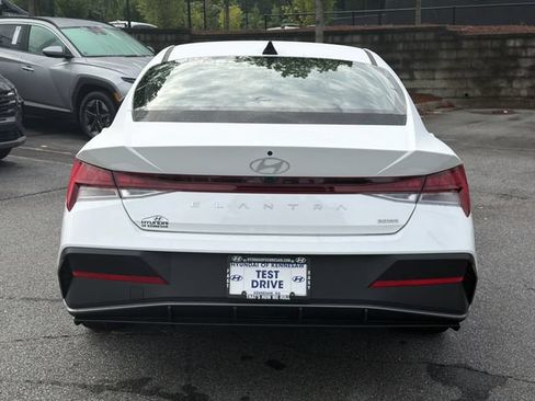 New 2026 Hyundai Elantra Hybrid FWD image 7