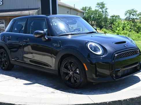 Used 2024 MINI Cooper S FWD image 3