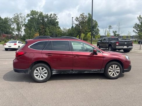 Used 2015 Subaru Outback 2.5i Premium AWD/4WD image 6