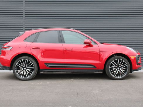 Used 2025 Porsche Macan image 8