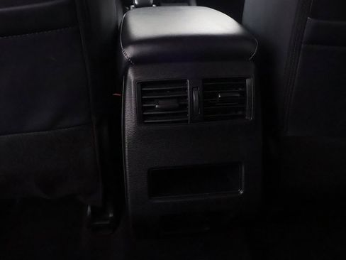 Used 2024 Mitsubishi Outlander SE image 34