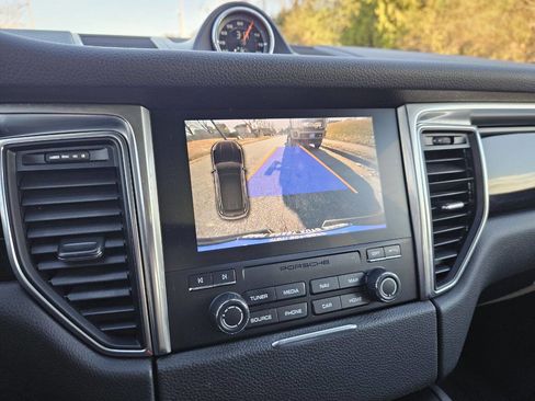 Used 2018 Porsche Macan image 19