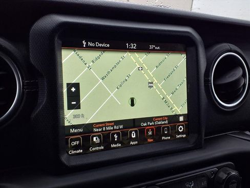 Used 2020 Jeep Wrangler Unlimited Sahara image 13