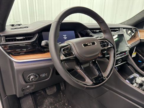 New 2026 Jeep Grand Cherokee Summit w/ Obsidian Package AWD/4WD image 16