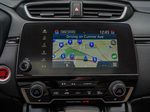 Used 2018 Honda CR-V Touring image 19