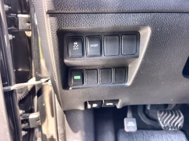Used 2016 Nissan Rogue S FWD image 28