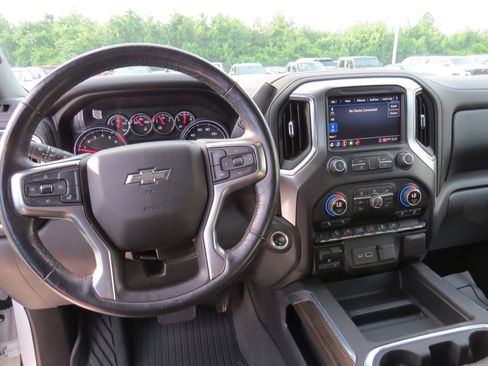 Certified 2020 Chevrolet Silverado 1500 RST AWD/4WD image 20