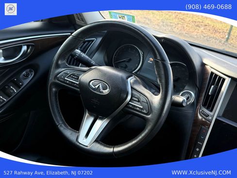 Used 2018 INFINITI Q50 Luxe w/ Essential Package (3.0T Luxe) image 11