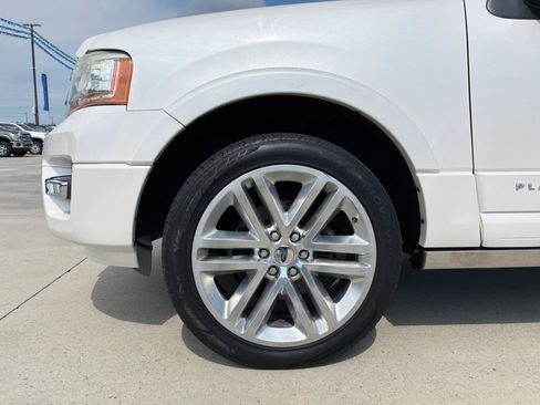 Used 2017 Ford Expedition Platinum RWD image 7