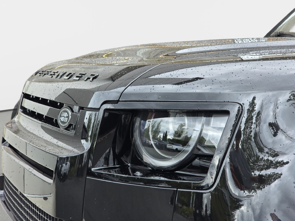 New 2026 Land Rover Defender 110 X-Dynamic SE AWD/4WD image 33