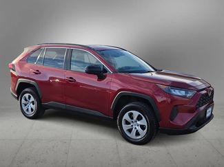 Used 2021 Toyota RAV4 LE video 2