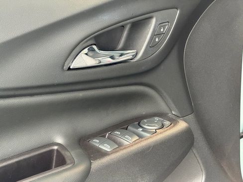 Used 2022 Chevrolet Equinox LT FWD image 22