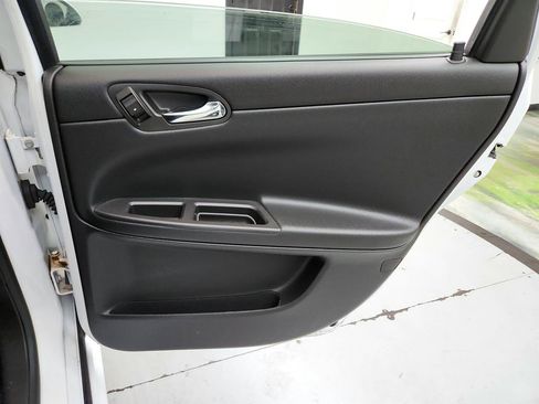 Used 2016 Chevrolet Impala Police FWD image 25