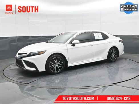 Used 2023 Toyota Camry SE image 7