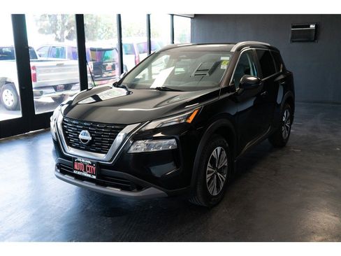 Used 2023 Nissan Rogue SV w/ SV Premium Package FWD image 3