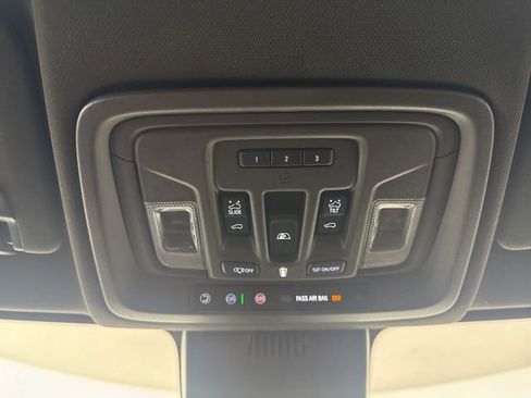 Used 2022 GMC Sierra 1500 Denali w/ Denali Reserve Package AWD/4WD image 13