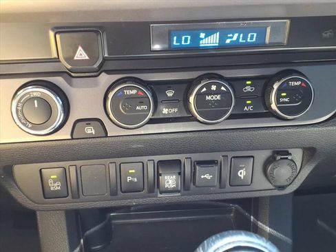 Used 2022 Toyota Tacoma TRD Sport w/ Technology Package AWD/4WD image 24