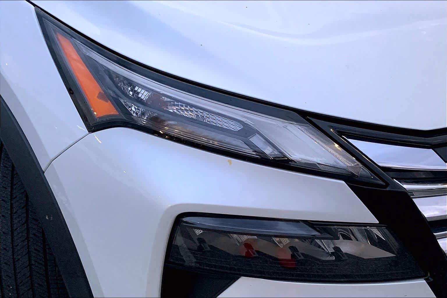 Used 2024 Nissan Rogue SL AWD/4WD image 24