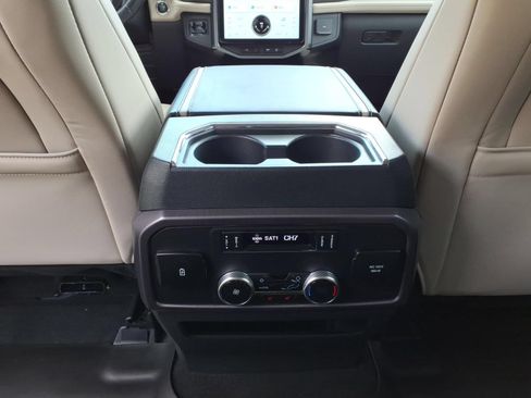 Used 2024 Ford Expedition Platinum AWD/4WD image 31