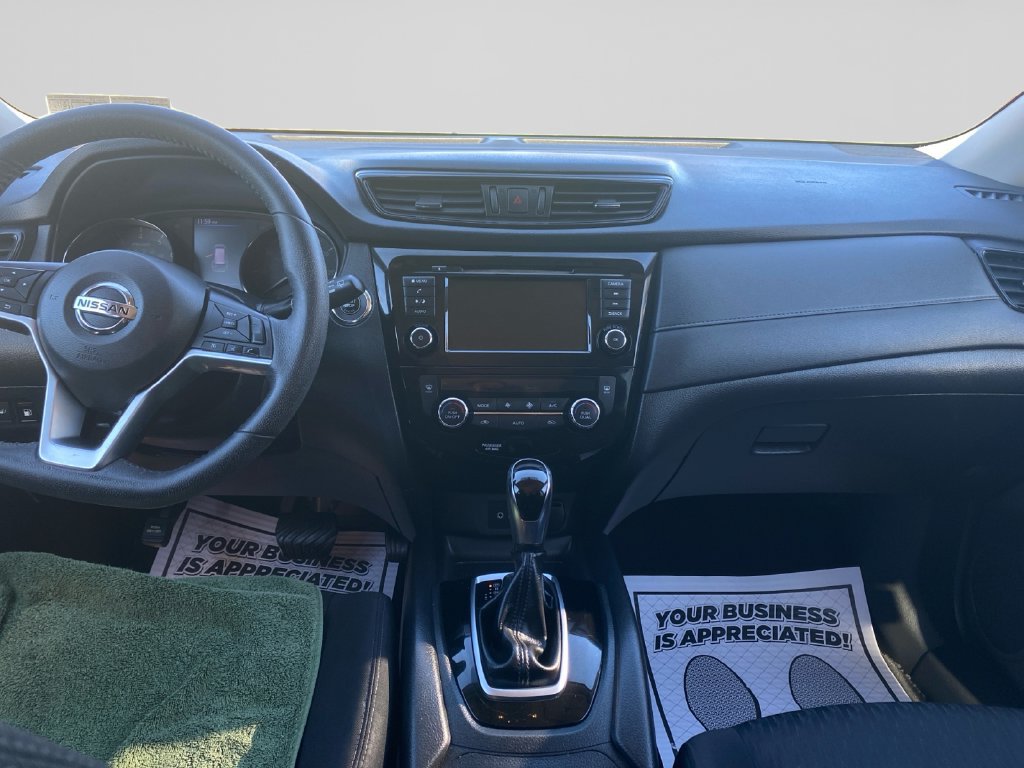 Used 2018 Nissan Rogue SV AWD/4WD image 17