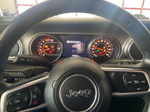 Used 2018 Jeep Wrangler Unlimited Sahara image 36