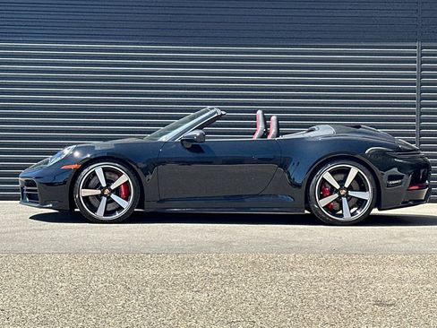 New 2026 Porsche 911 Carrera 4S image 2