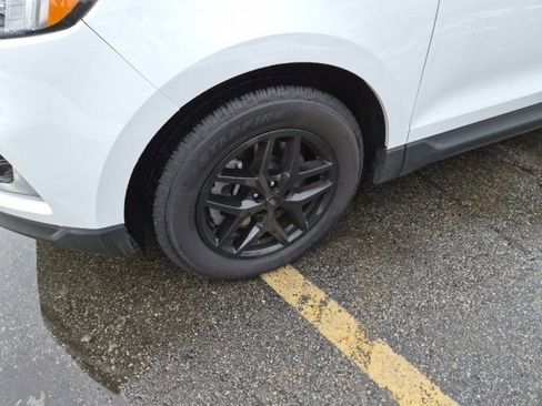 Used 2024 Ford Edge SEL image 6