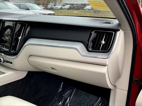 Certified 2023 Volvo XC60 B5 Plus w/ Climate Package image 17