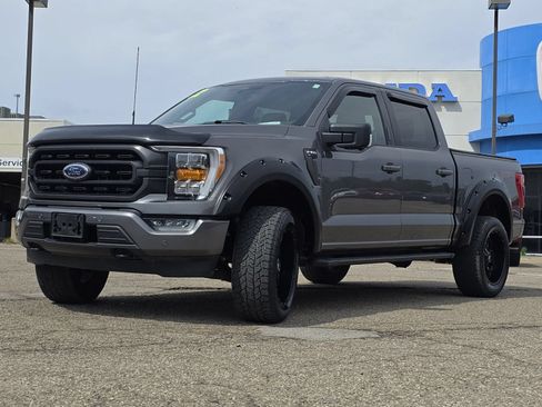 Used 2022 Ford F150 XLT w/ Equipment Group 302A High AWD/4WD image 18