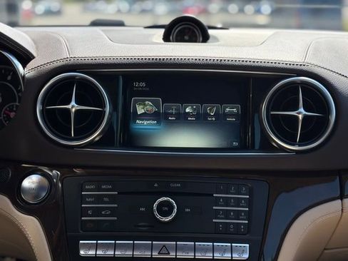 Certified 2019 Mercedes-Benz SL 550 image 28