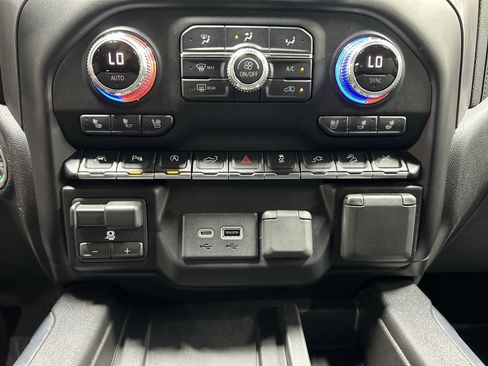 Certified 2019 GMC Sierra 1500 Denali w/ Denali Ultimate Package AWD/4WD image 12